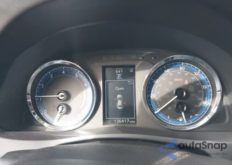 2017 Toyota Corolla Se z USA, uszkodzony, nr VIN 5YFBURHE1HP674936